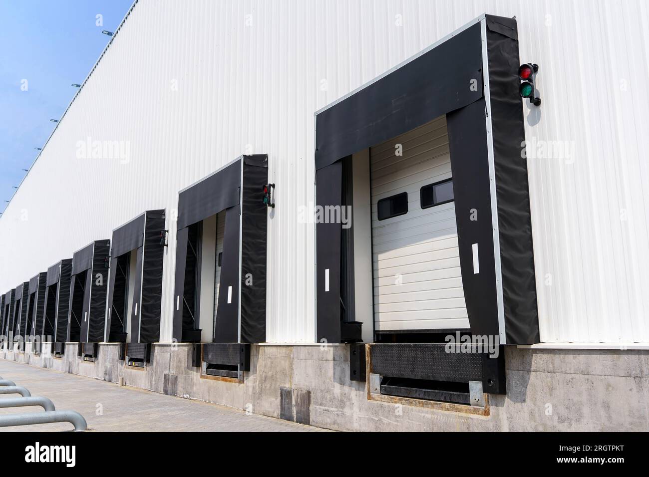 Sectional gates hi-res stock photography and images - Alamy