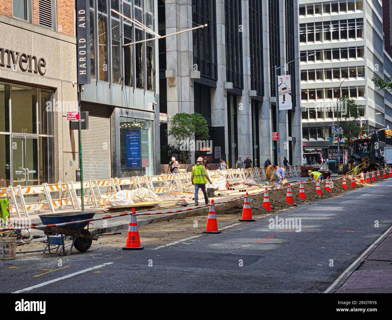 Replacing gas pipe hires stock photography and images Alamy