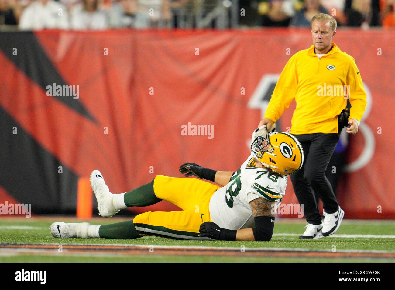 Green Bay Packers OT Luke Tenuta carted off field during preseason