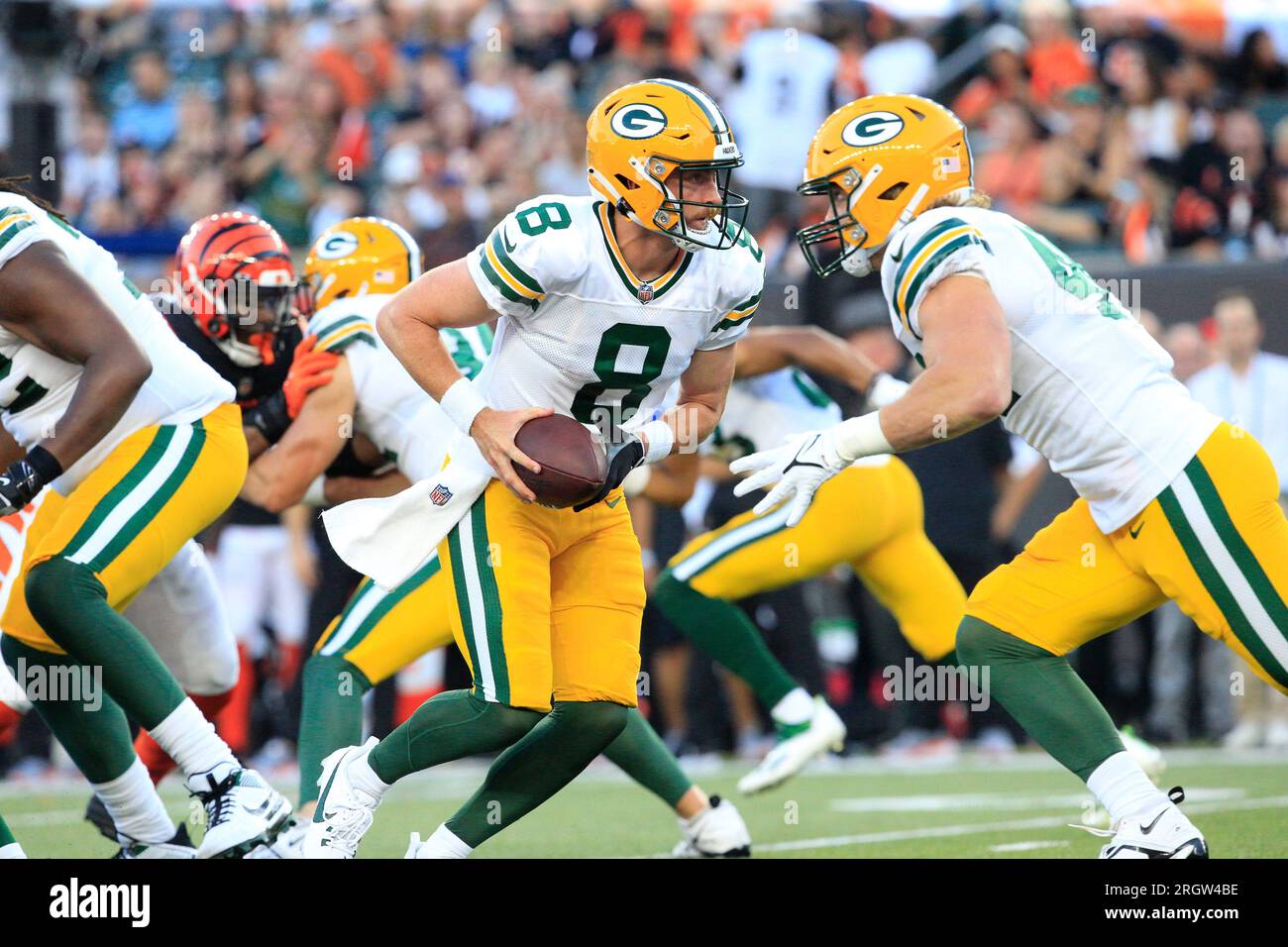 Cincinnati Bengals linebacker Jaylen Moody (44) warms up during a preseason  NFL football game against the Green Bay Packers on Friday, Aug. 11, 2023,  in Cincinnati. (AP Photo/Emilee Chinn Stock Photo - Alamy