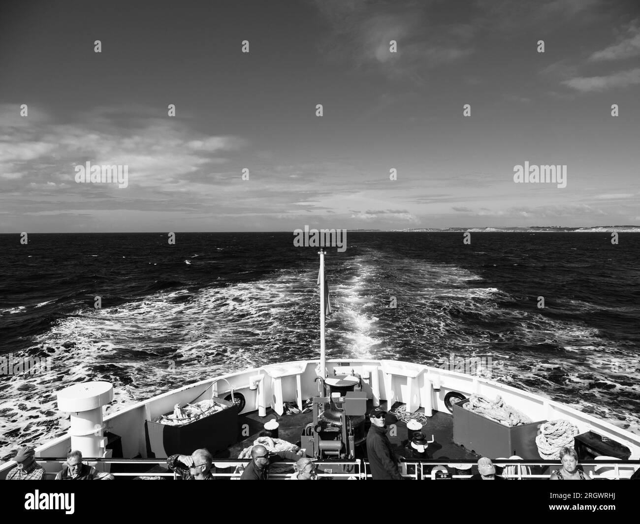 isles-of-scilly-ferry-black-and-white-stock-photos-images-alamy