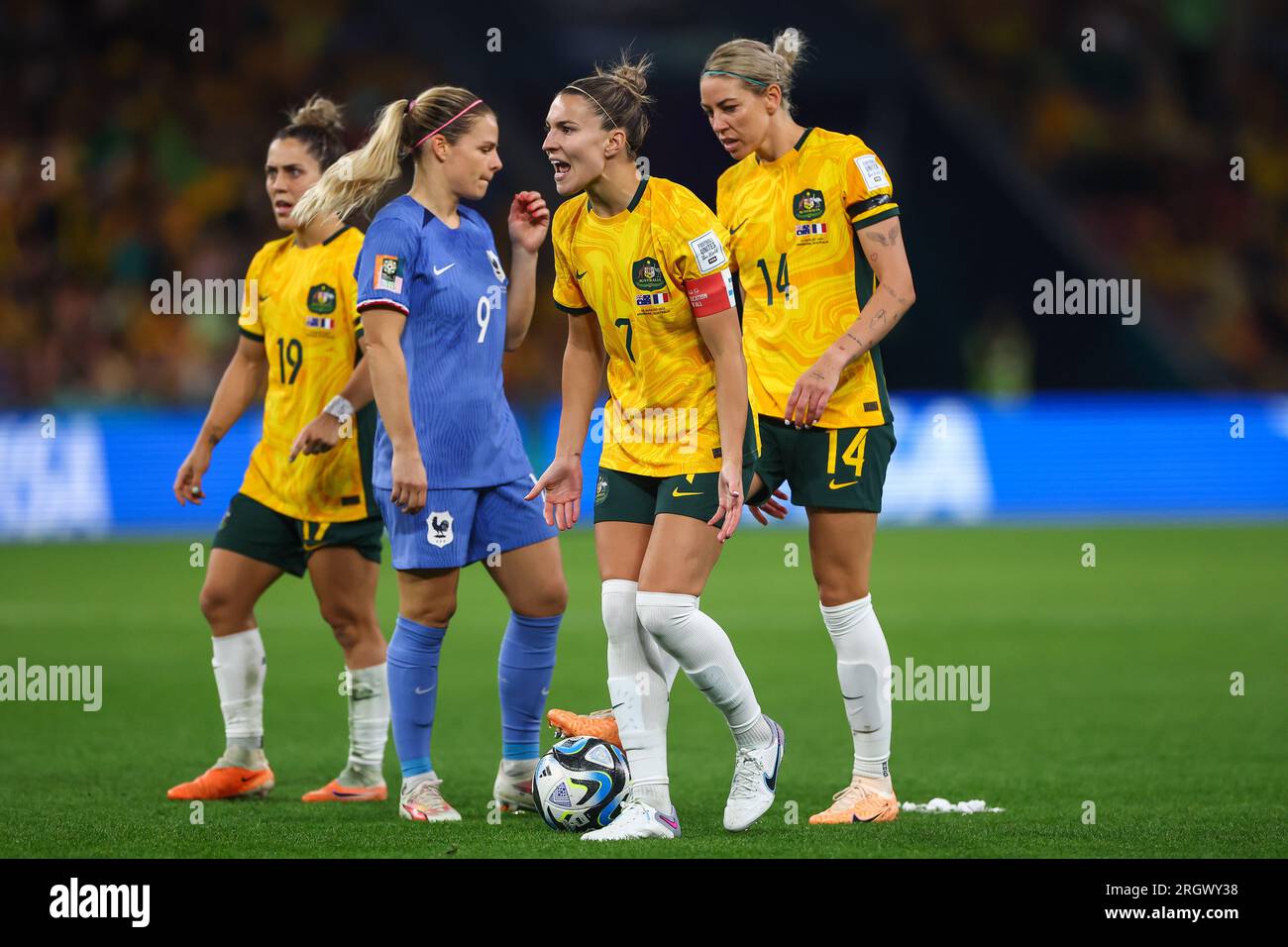 Steph Catley #7 of Australia gives her team instructions during the FIFA Women's World Cup 2023 Quarter-Final match Australia Women vs France Women at Suncorp Stadium, Brisbane, Australia, 12th August 2023  (Photo by Patrick Hoelscher/News Images) Stock Photo