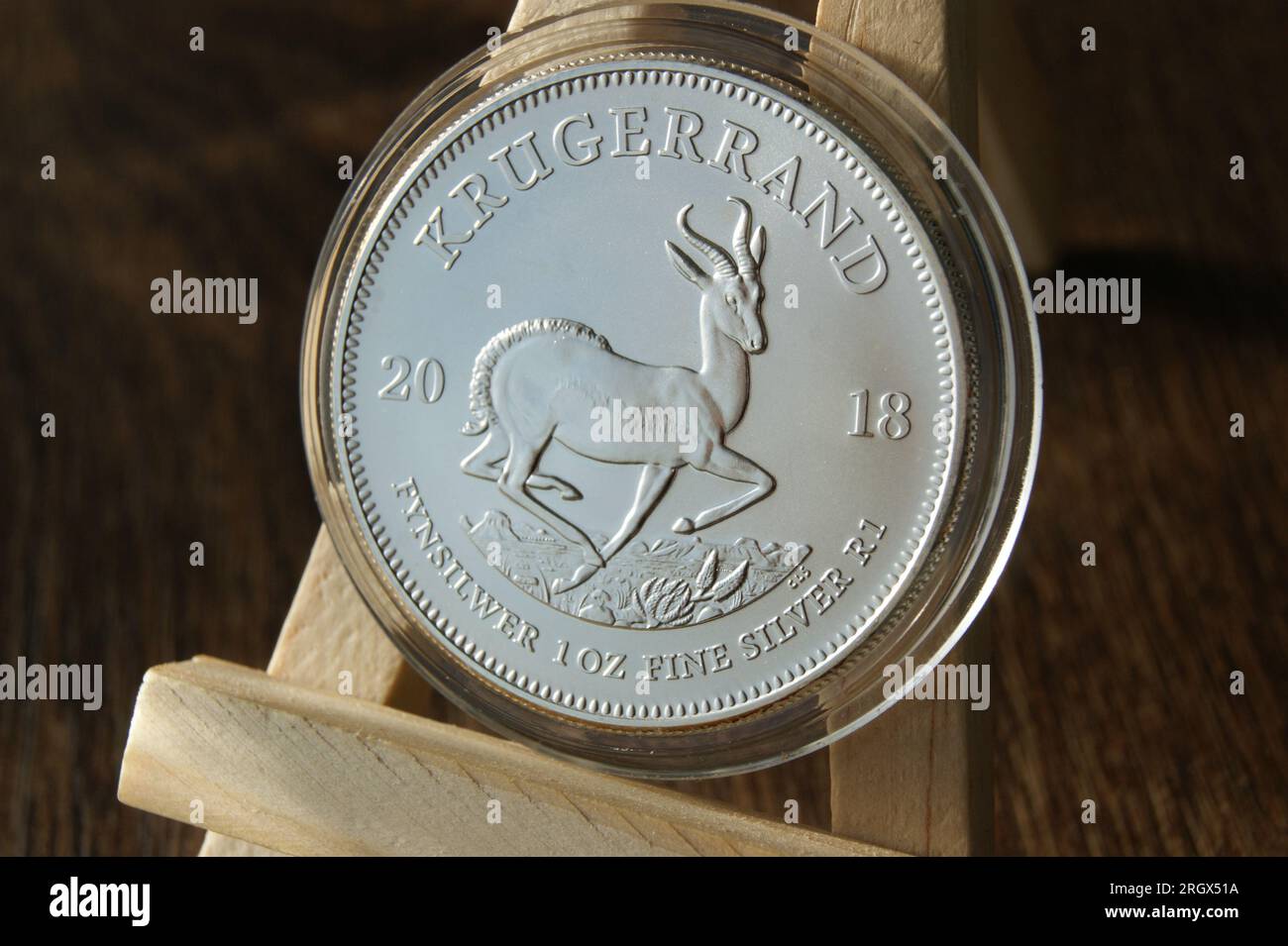 One rand coin hi-res stock photography and images - Alamy, image size:1300x955