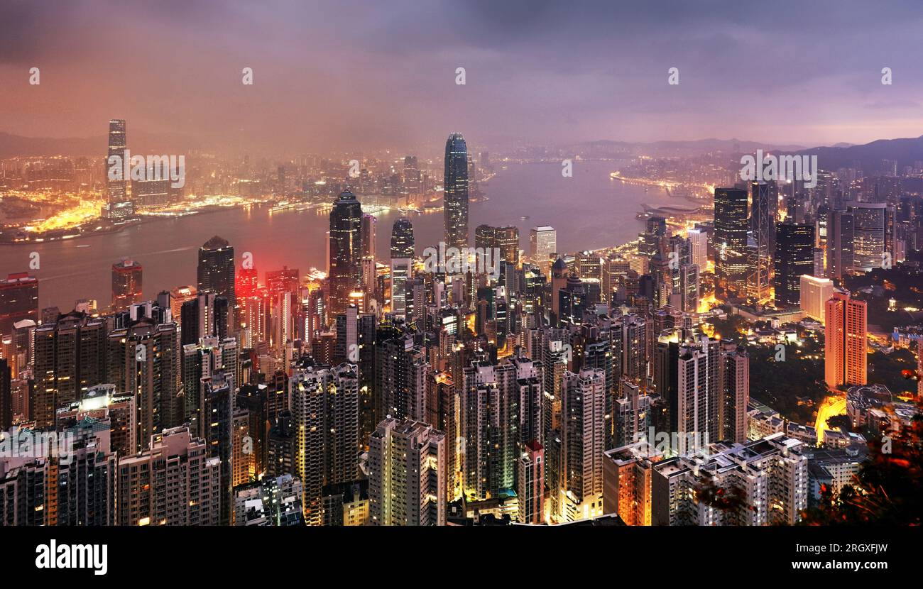 Hong Kong skyline at night from Victoria peak Stock Photo - Alamy