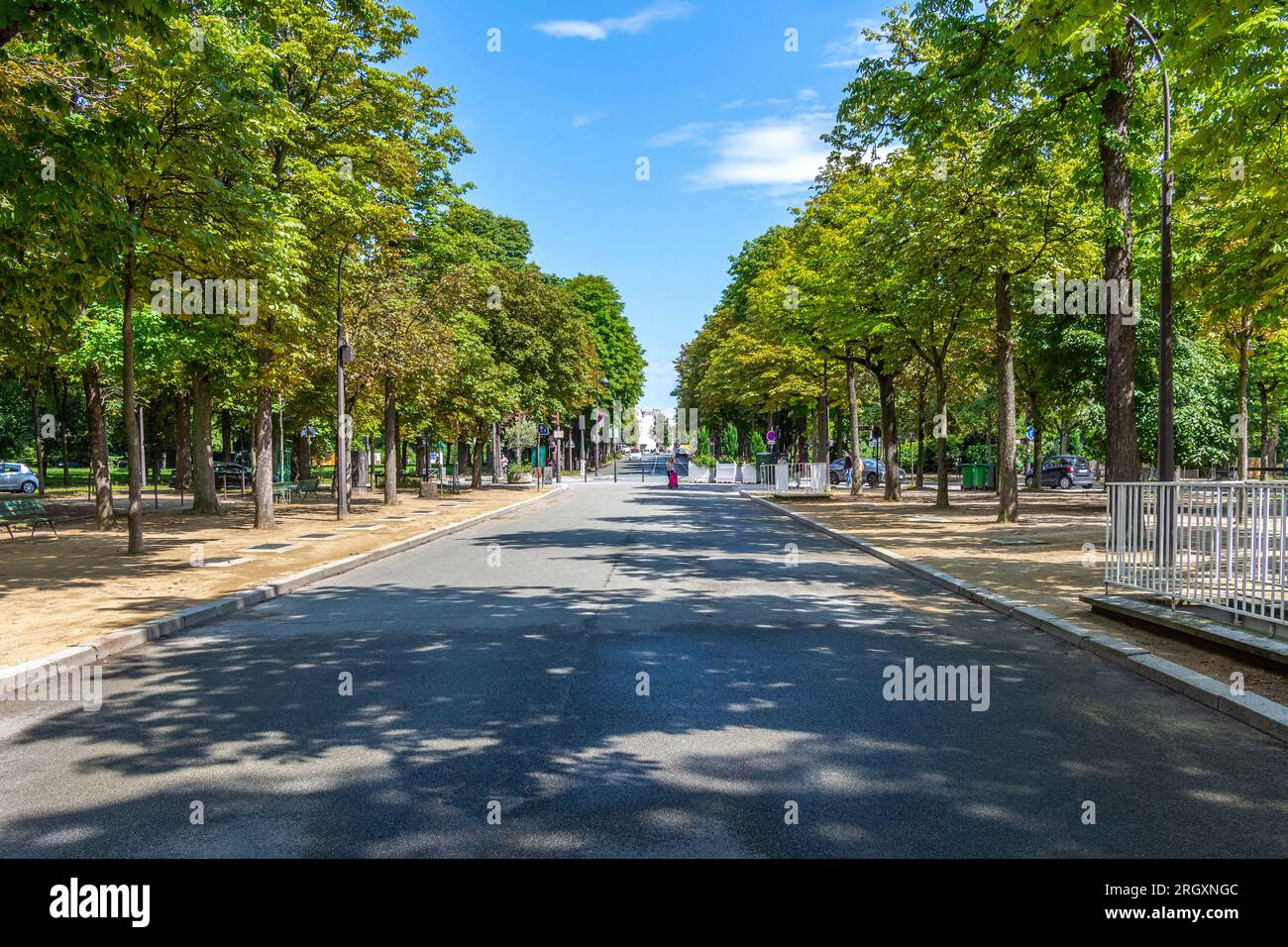 View through the Jardin du Ranelagh landscaped park - Paris 16, France. Stock Photo
