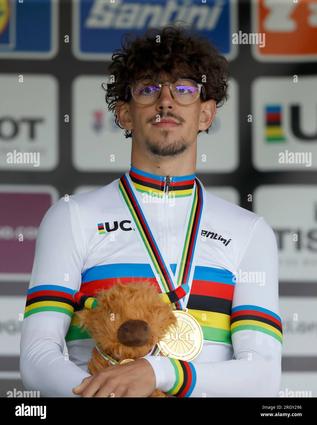 France's Alexandre Leaute poses with his medal after winning gold in