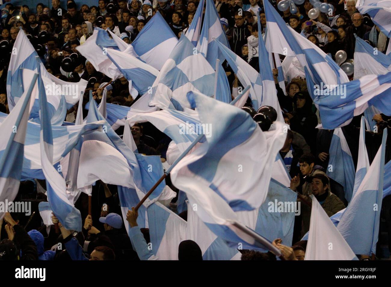 Avellaneda, Buenos Aires, Argentina. 21th. Juni 2013. Racing Club fans hold a wake to celebrate the relegation of their rival Independiente during the Stock Photo