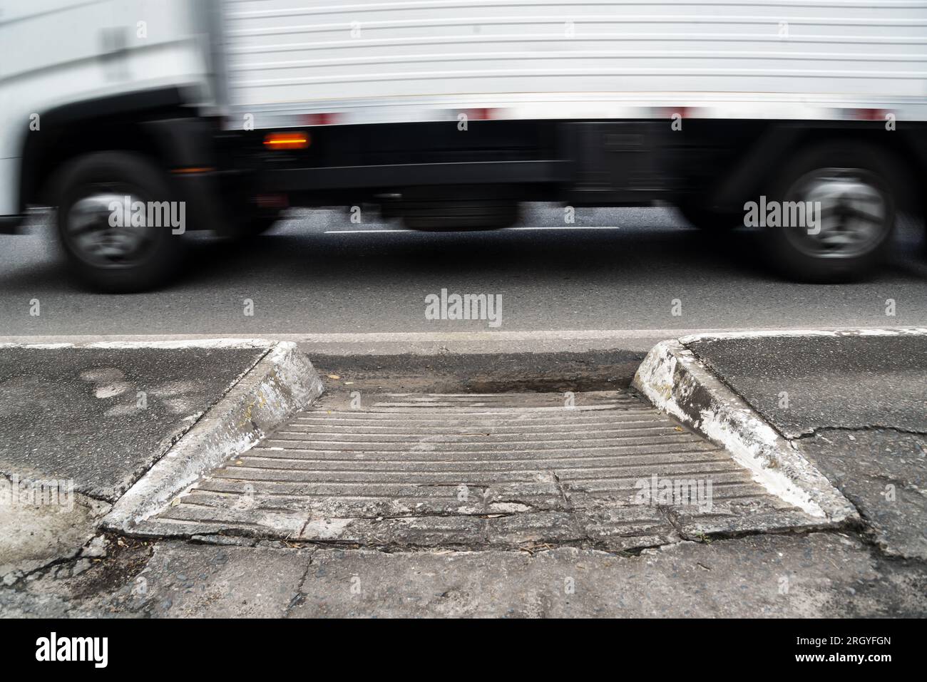 Salvador, Bahia, Brazil - August 11, 2023: Access ramp for wheelchair users and people with physical motor disabilities. Avenida Tancredo Neves in Sal Stock Photo