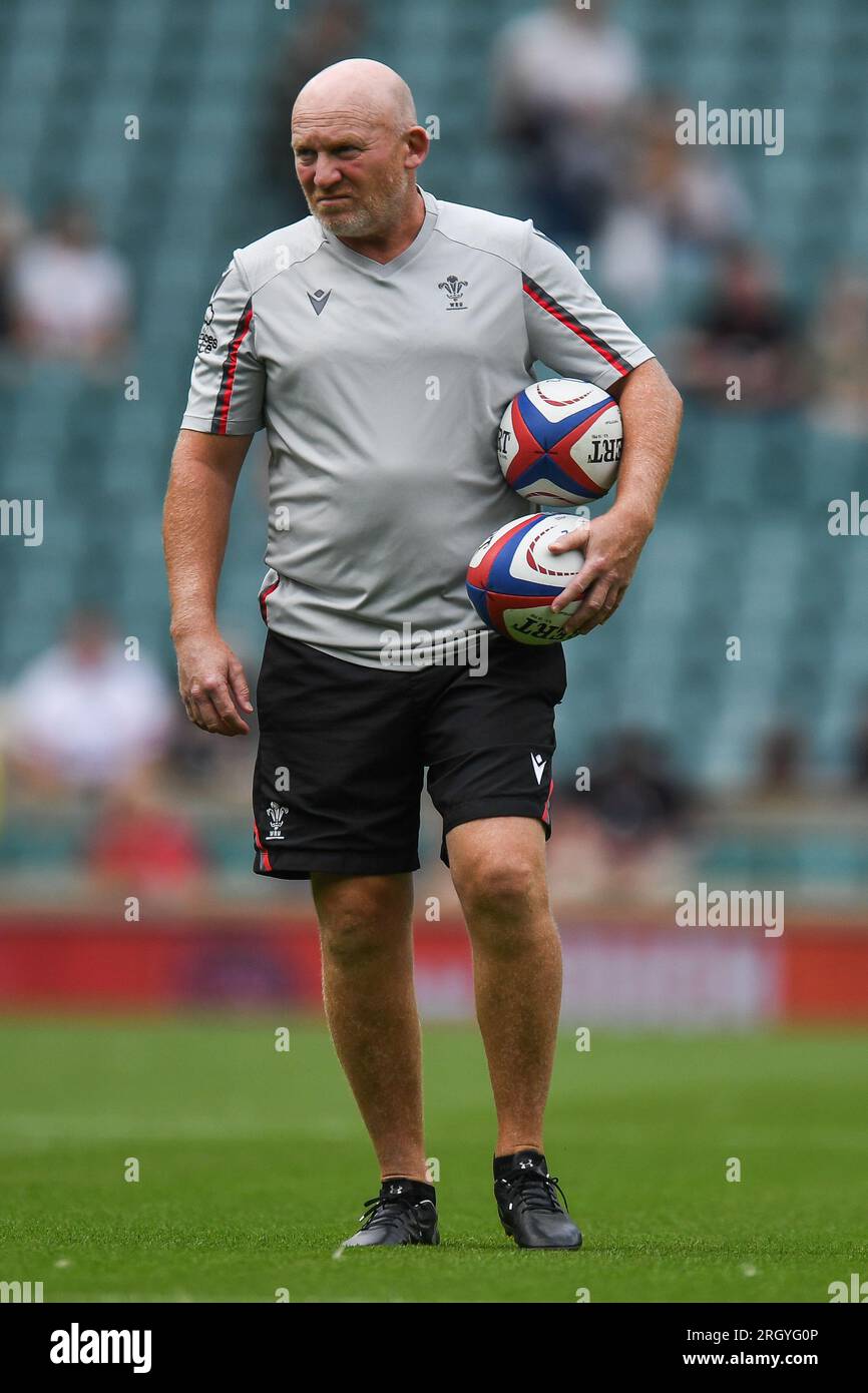 Wales kicking coach neil jenkins during hi-res stock photography and images  - Alamy