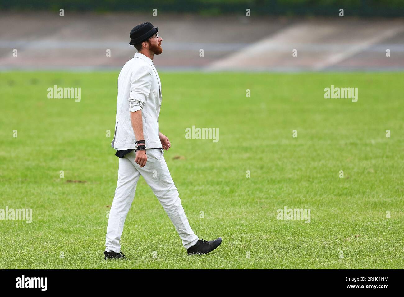 Carmarthen, UK. 12 August, 2023. Carmarthenborn high wire walker Ellis