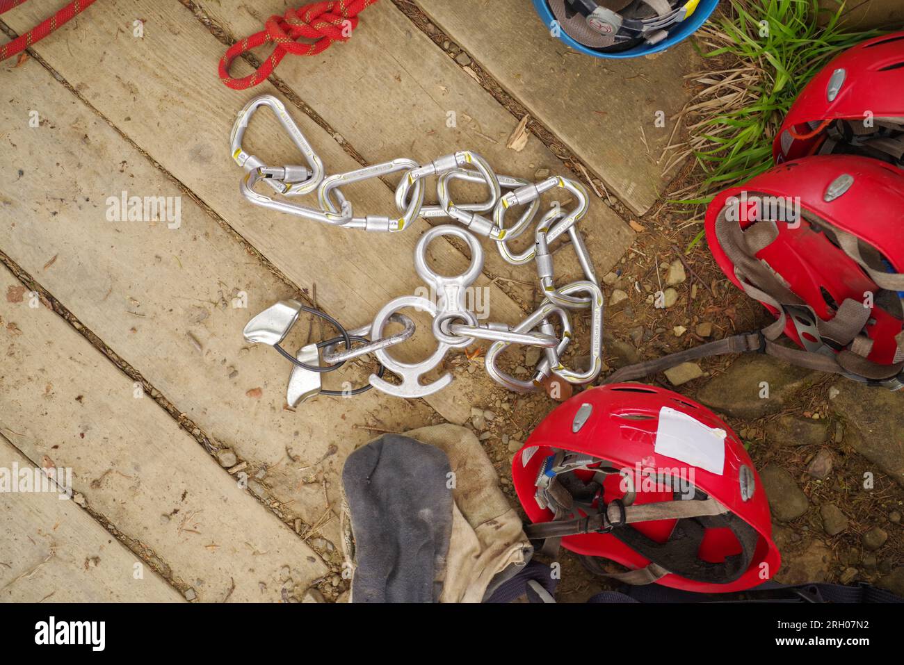 Equipment for climbers. High-altitude work. Ropes and belay systems ...