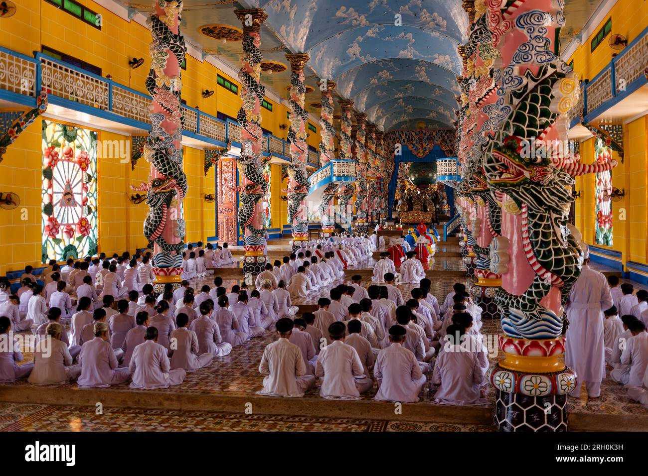 Tay Ninh, Vietnam. 21st Aug, 2014. Cao Dai Ceremony in Cao Dai temple ...