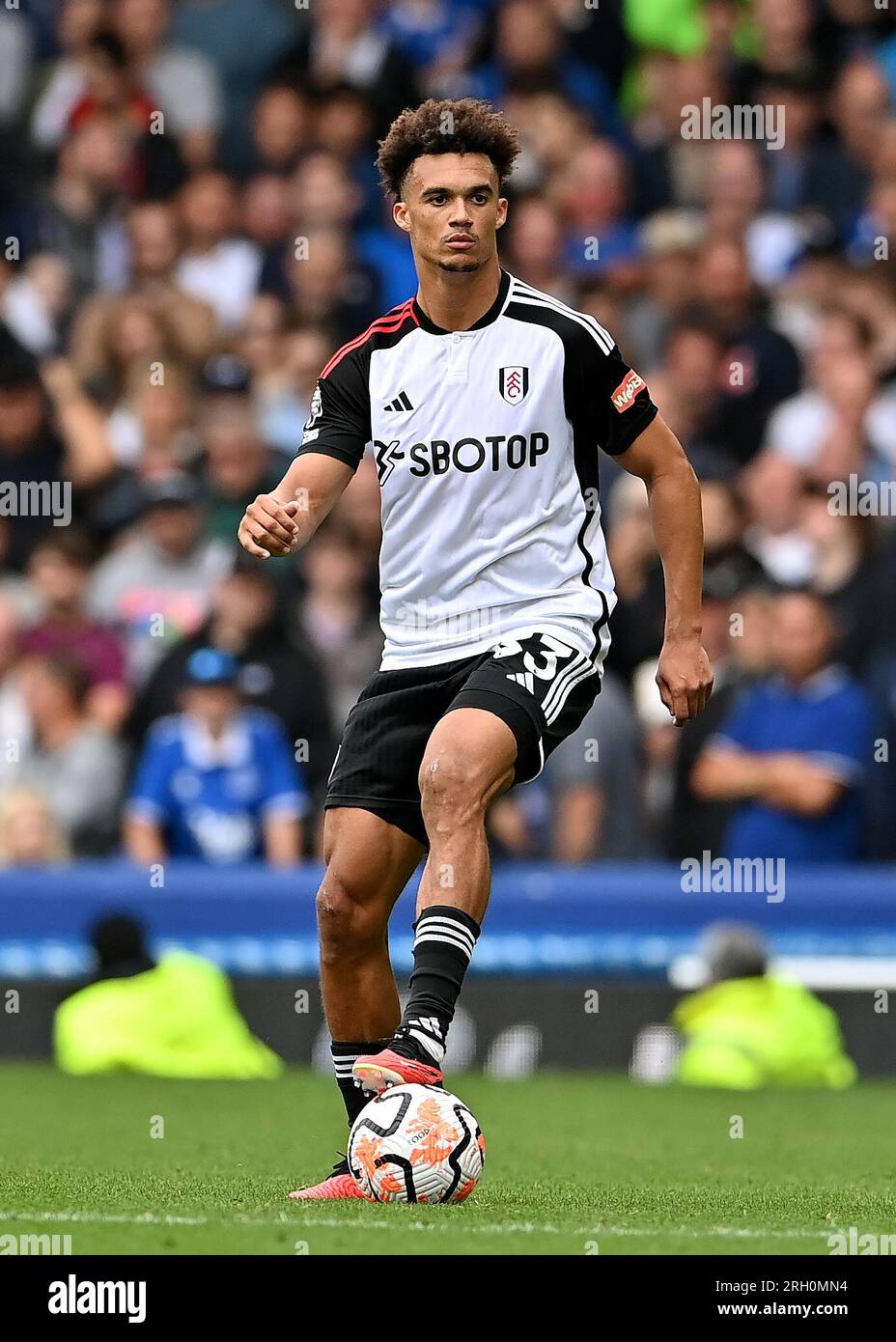 Antonee Robinson of Fulham FC battles for possession against News Photo  - Getty Images