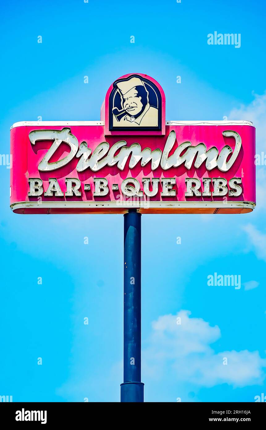 Dreamland Bar-B-Que Ribs is advertised on a neon sign, Aug. 12, 2023, in Mobile, Alabama. Dreamland BBQ was established in Tuscaloosa, Alabama in 1958. Stock Photo