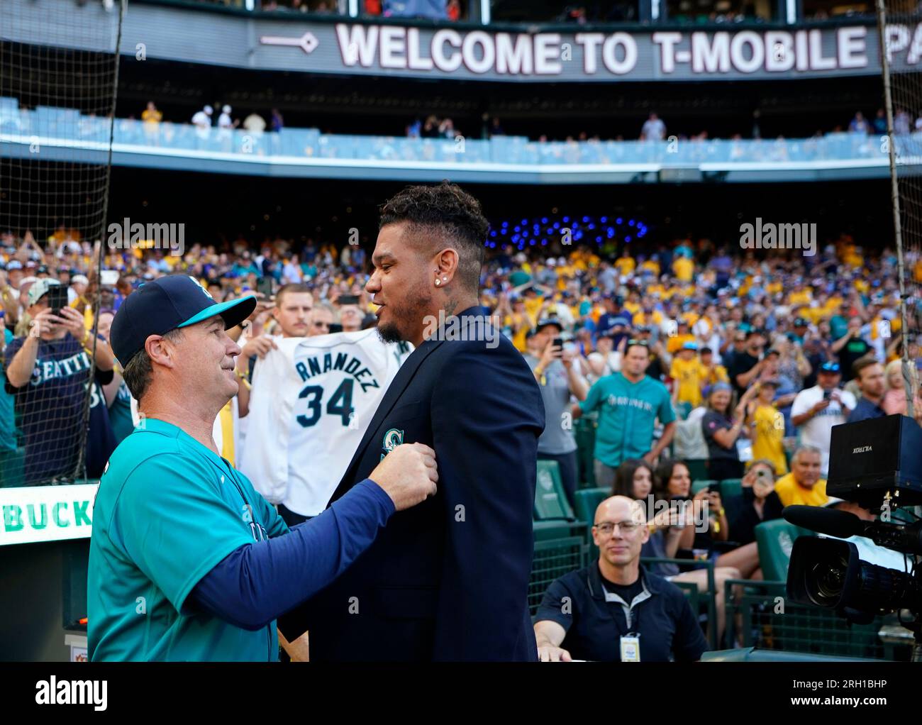 Felix Hernandez to be inducted into Mariners Hall of Fame 