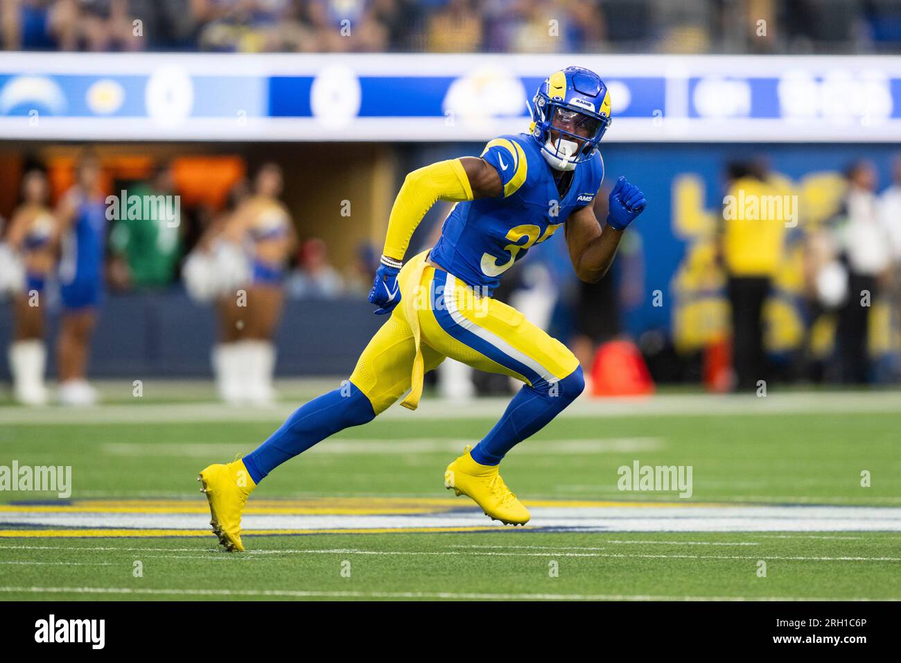 Los Angeles Rams safety Quentin Lake (37) runs during the first