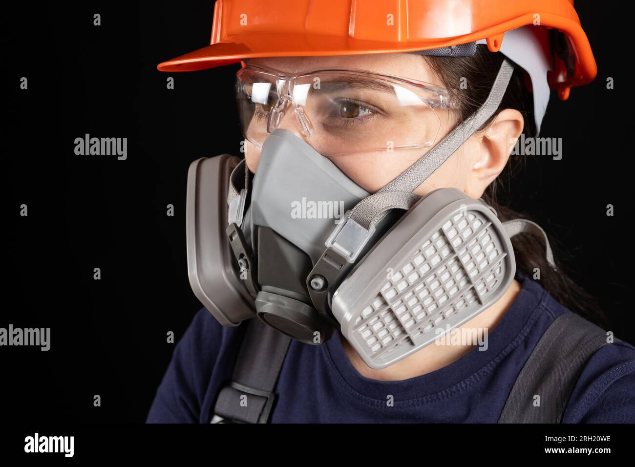 Woman wearing a dust mask hi-res stock photography and images - Alamy