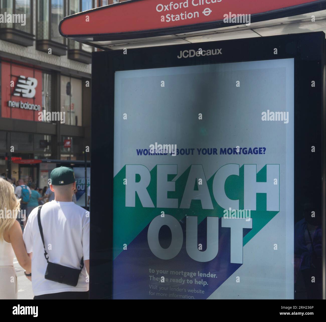 London bus stop advert hi-res stock photography and images - Alamy