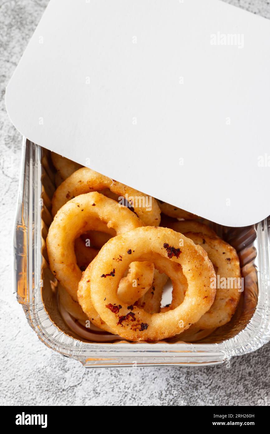 ALUMINIUM FOIL TAKEAWAY FOOD CONTAINERS Stock Photo - Alamy