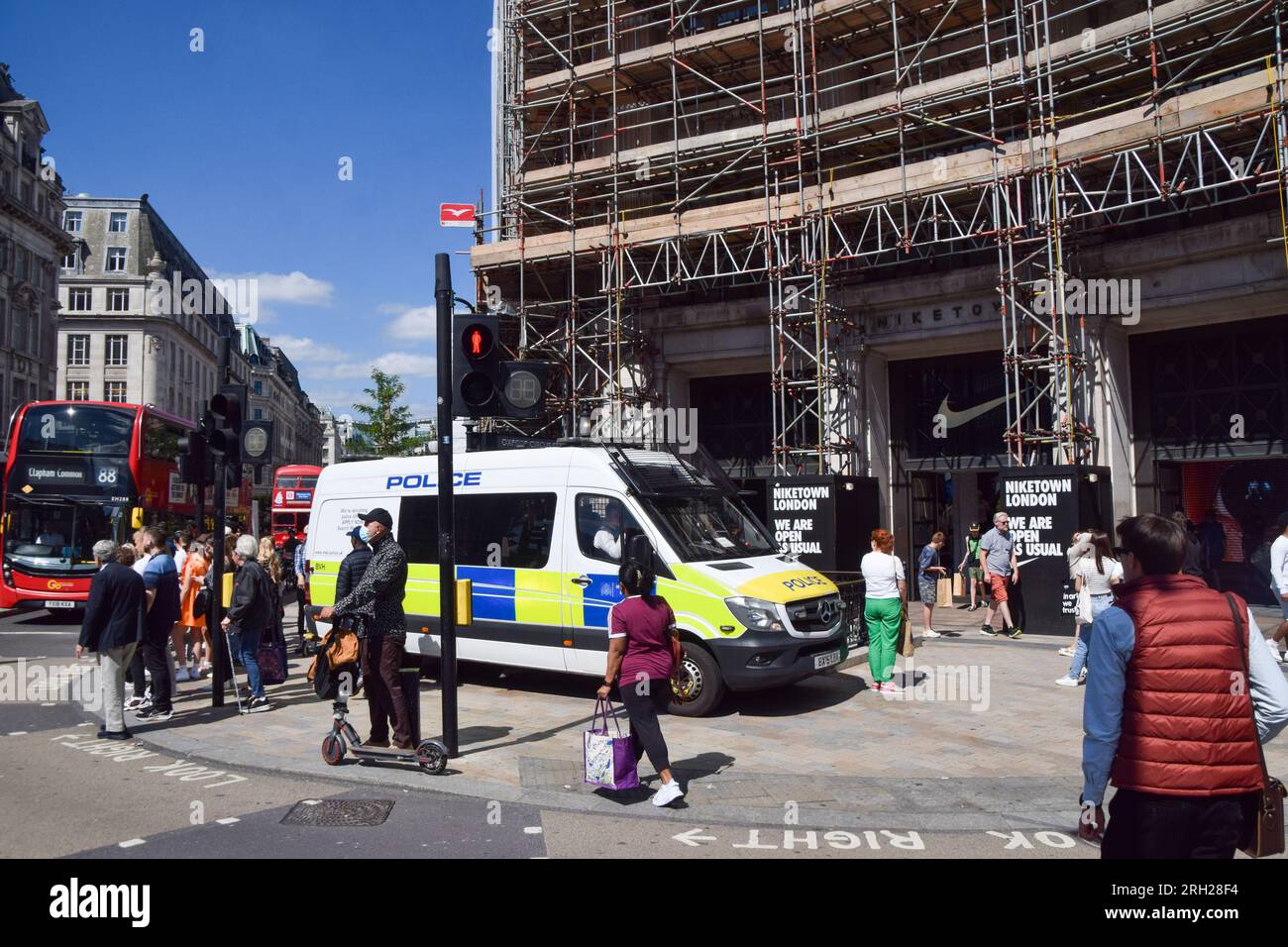 London, UK. 9th August 2023. A police van guards Nike Town in Oxford Circus after a social media post reportedly organised a mass shoplifting event. Stock Photo