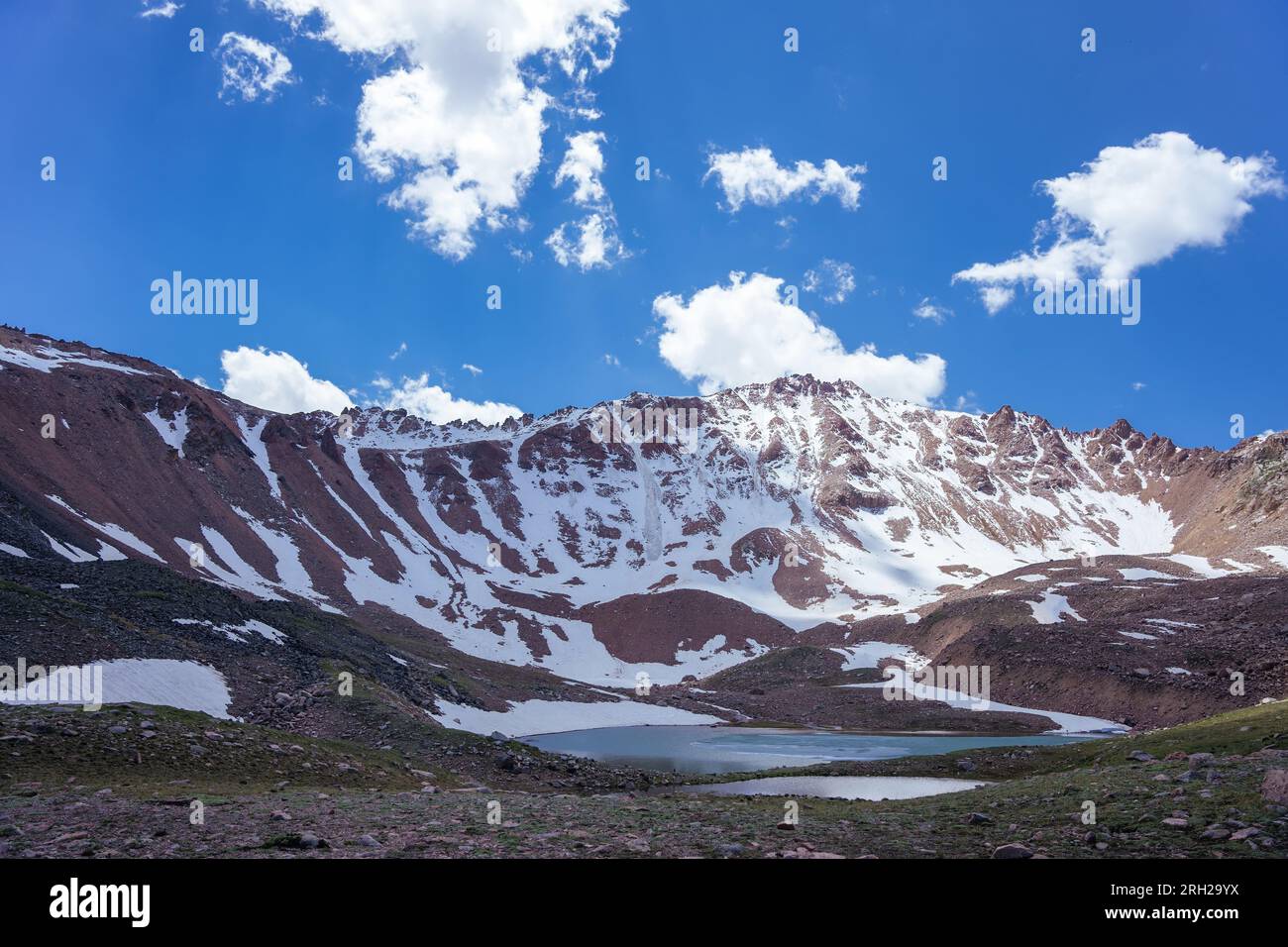 Moraine lakes hi-res stock photography and images - Alamy