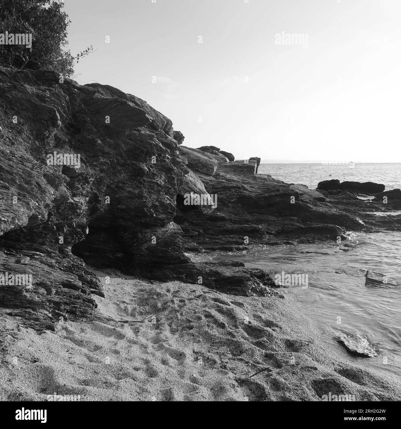 Wet rocks sunrise Black and White Stock Photos & Images - Alamy