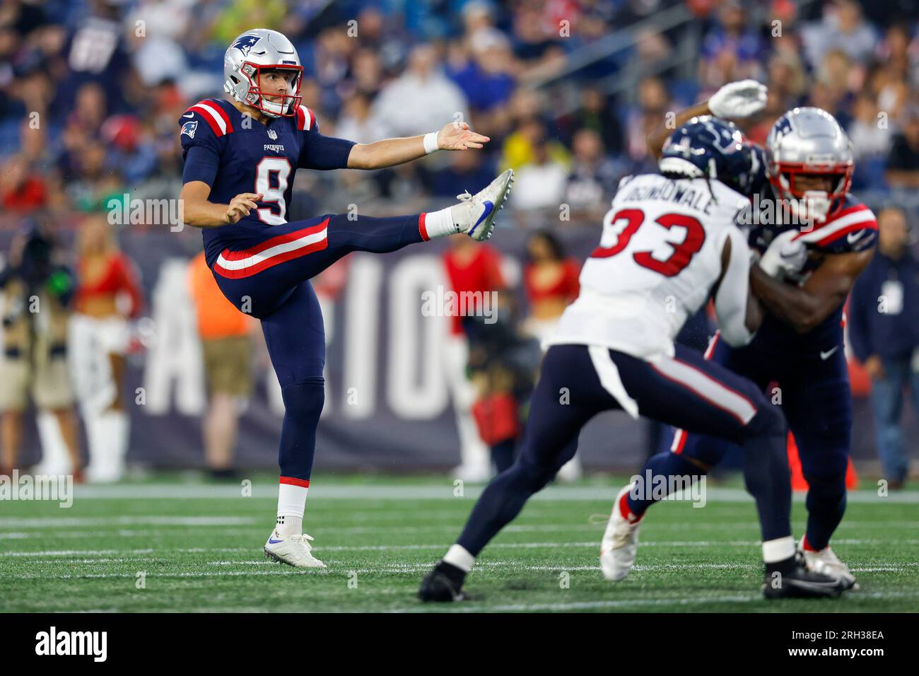 New England Patriots punter Bryce Baringer (17) warms up before an NFL  football game against the Miami Dolphins, Sunday, Sept. 17, 2023, in  Foxborough, Mass. (AP Photo/Steven Senne Stock Photo - Alamy