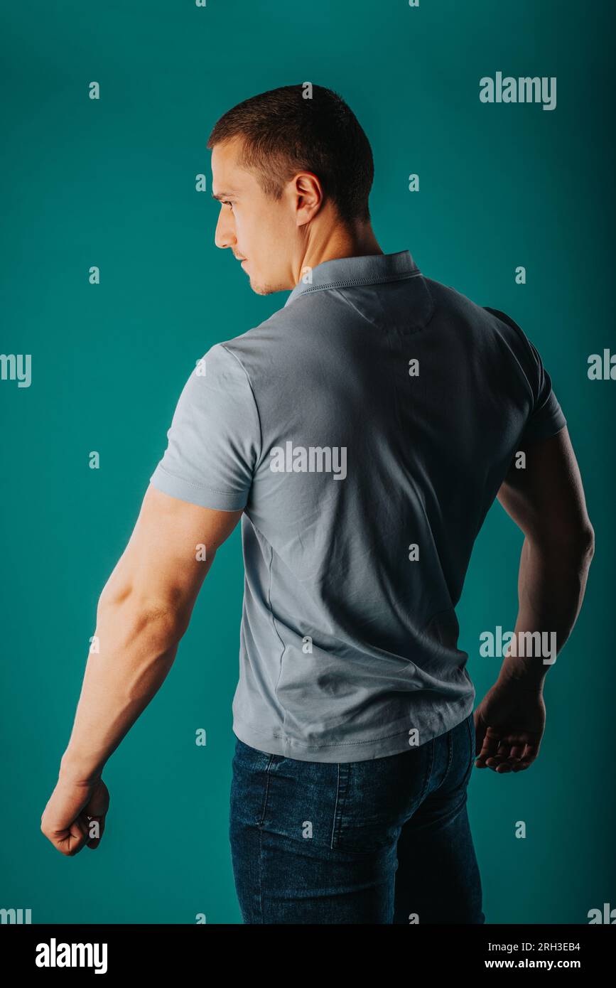 Fitness model flexing back muscles hi-res stock photography and images ...