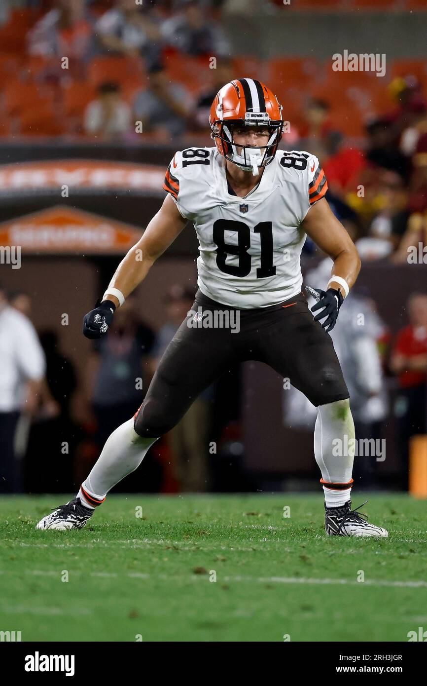 Cleveland Browns tight end Thomas Greaney (81) looks to make a