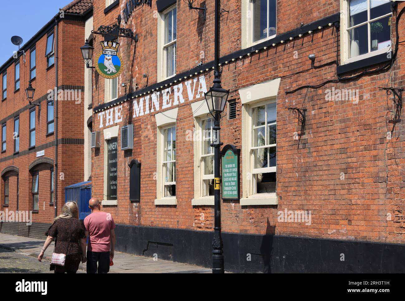 the-minerva-pub-a-family-run-pub-on-the-marina-in-hull-specialising