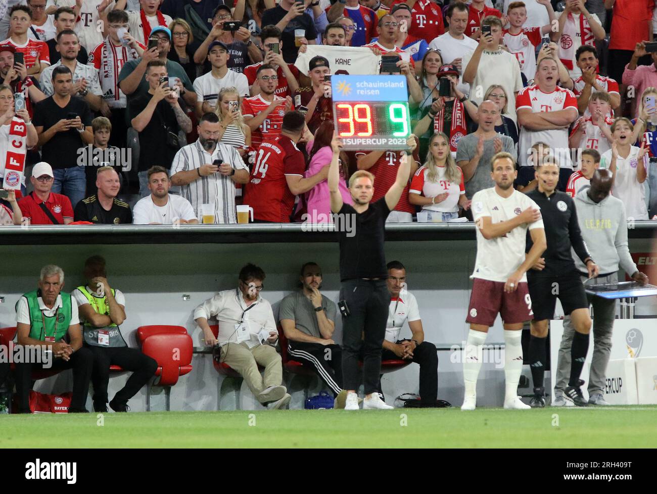 MUNICH, Germany. , . Harry KANE of England, now Fc Bayern Muenchen's number 9 is a newly signed player, forward in his first match for his new club, here seen during the Supercup Football match between Fc Bayern Muenchen and RB LEIPZIG at the Allianz Arena in Munich on 12. AUGUST 2023, Germany. Kane and Coach Thomas TUCHEL just before entering the pitch during the second half of the match. DFL, Fussball, 0:3 (Photo and copyright @ ATP images/Arthur THILL (THILL Arthur/ATP/SPP) Credit: SPP Sport Press Photo. /Alamy Live News Stock Photo