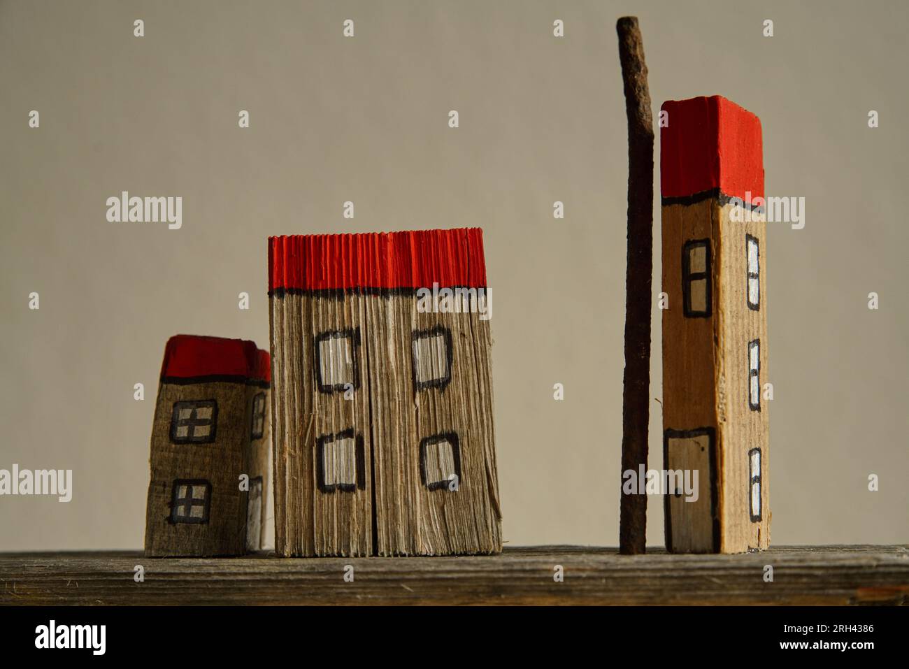 Haussiedlung mit Holzmodellen Stock Photo