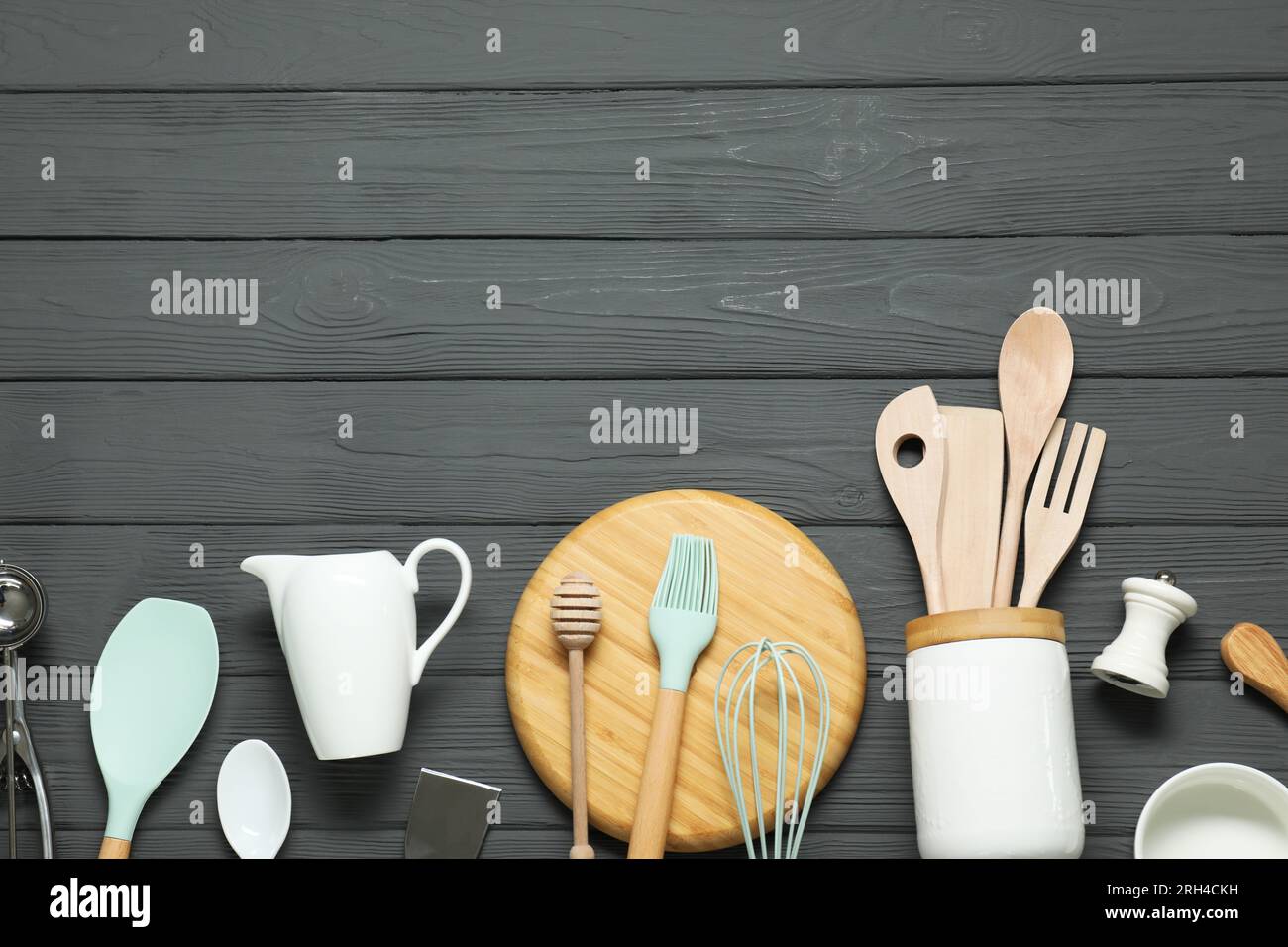 Kitchen serving instruments hi-res stock photography and images - Alamy
