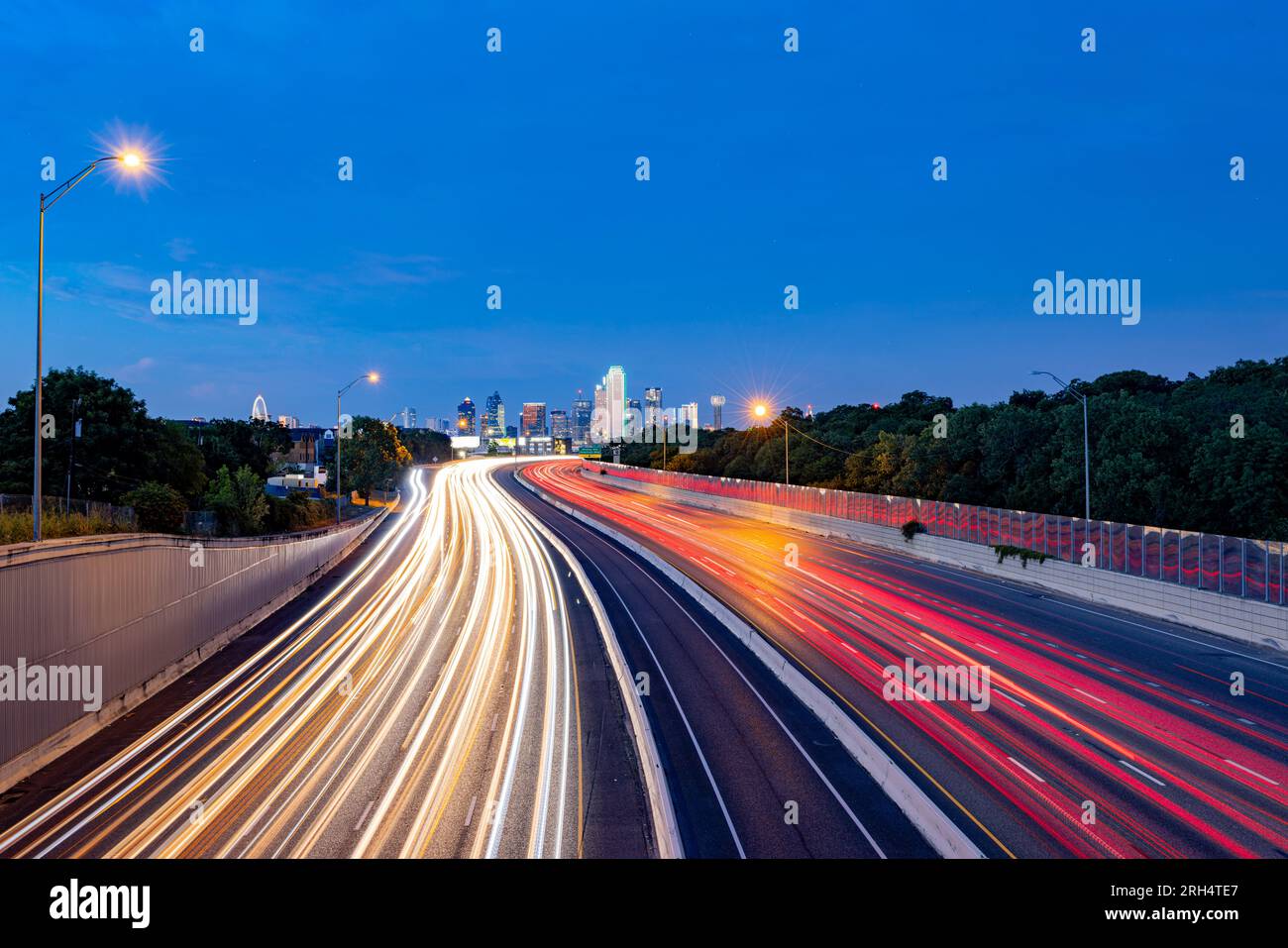 Sunset dallas skyline highway hi-res stock photography and images - Alamy