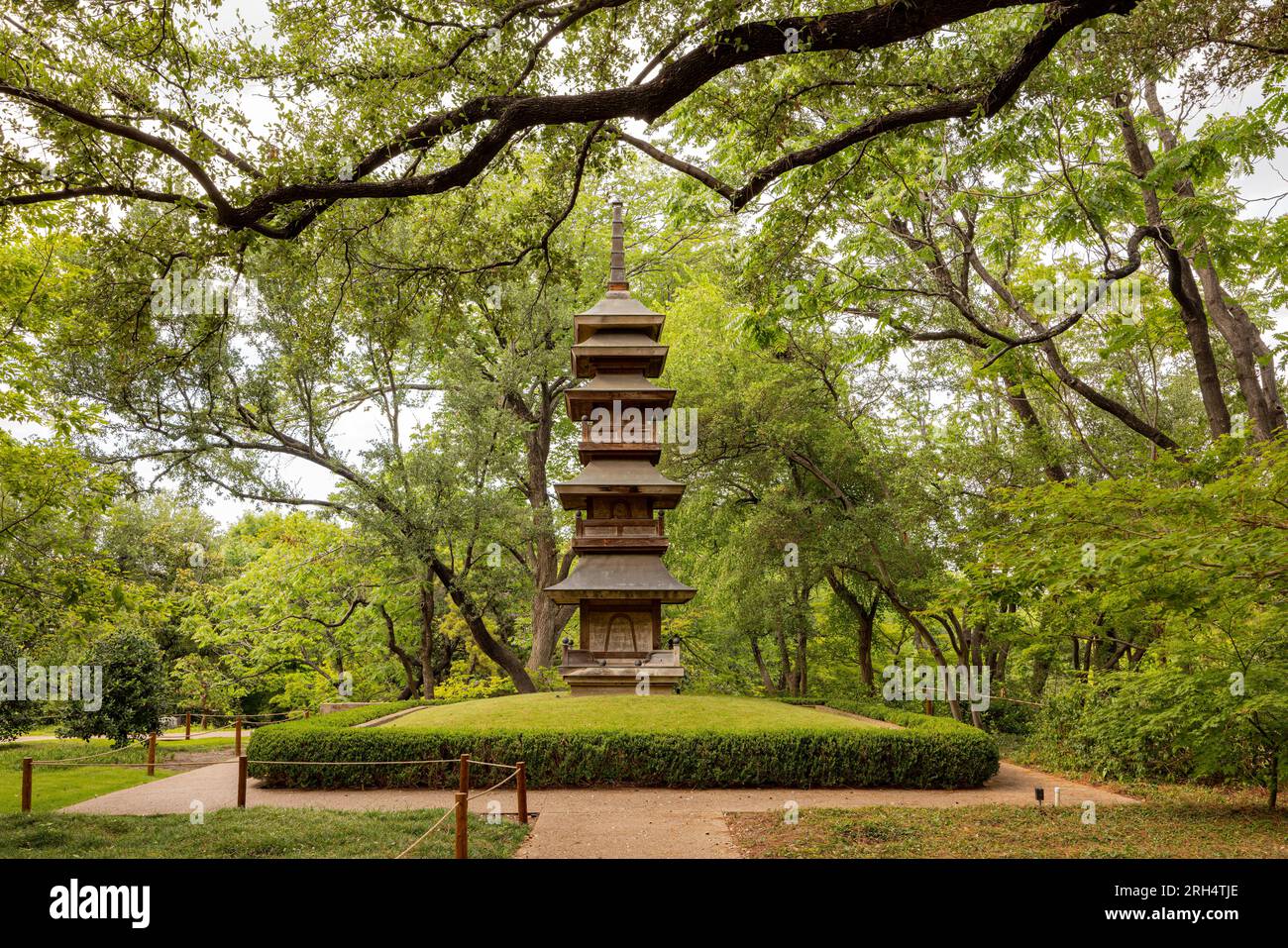 Exterior view of the Japanese garden of Fort Worth Botanic Garden at ...