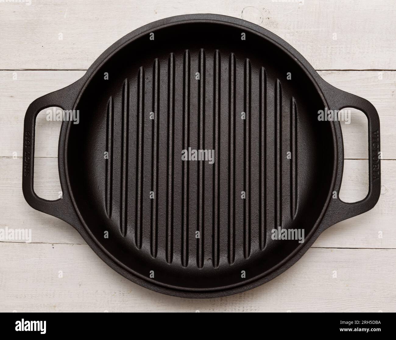 Top view of an empty cast iron grill pan Stock Photo