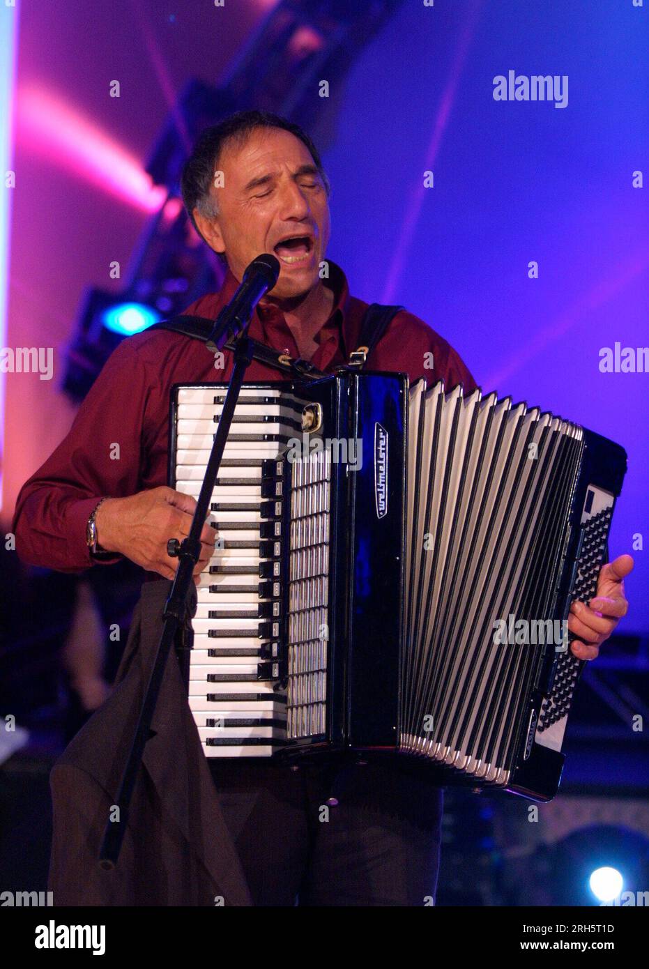 Bremen, Deutschland. 30th May, 2002. ARCHIVE PHOTO: Rocco GRANATA turns 85  on August 16, 2023, Rocco GRANATA, ITA, Schlagersaenger. ? Credit:  dpa/Alamy Live News Stock Photo - Alamy
