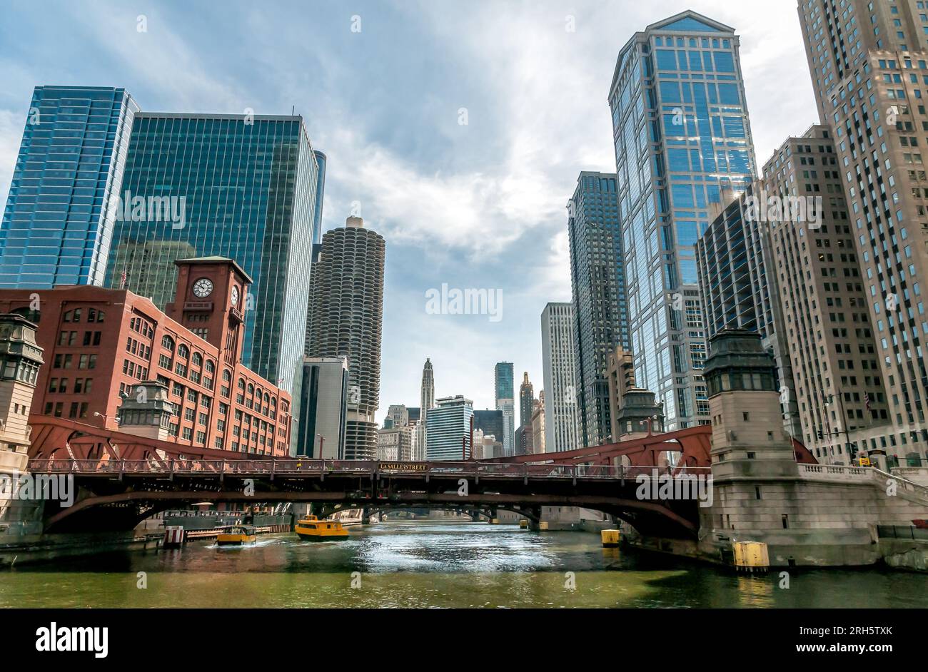 Chicago river bridge summer hi-res stock photography and images - Alamy