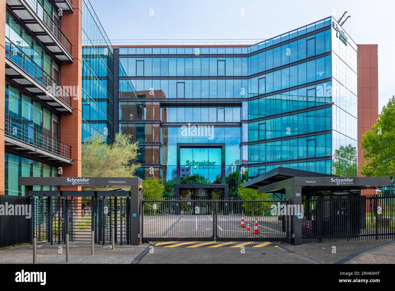 Schneider electric hires stock photography and images Alamy