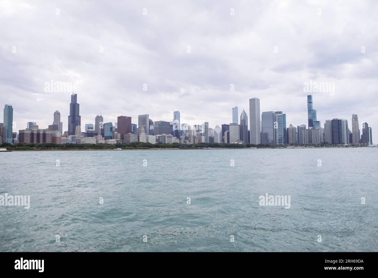 Panoramic chicago skyline hi-res stock photography and images - Alamy