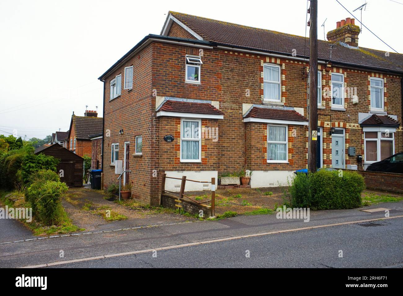 Aunt Alice's shop at 161 Mill Road, Burgess Hill Stock Photo Alamy