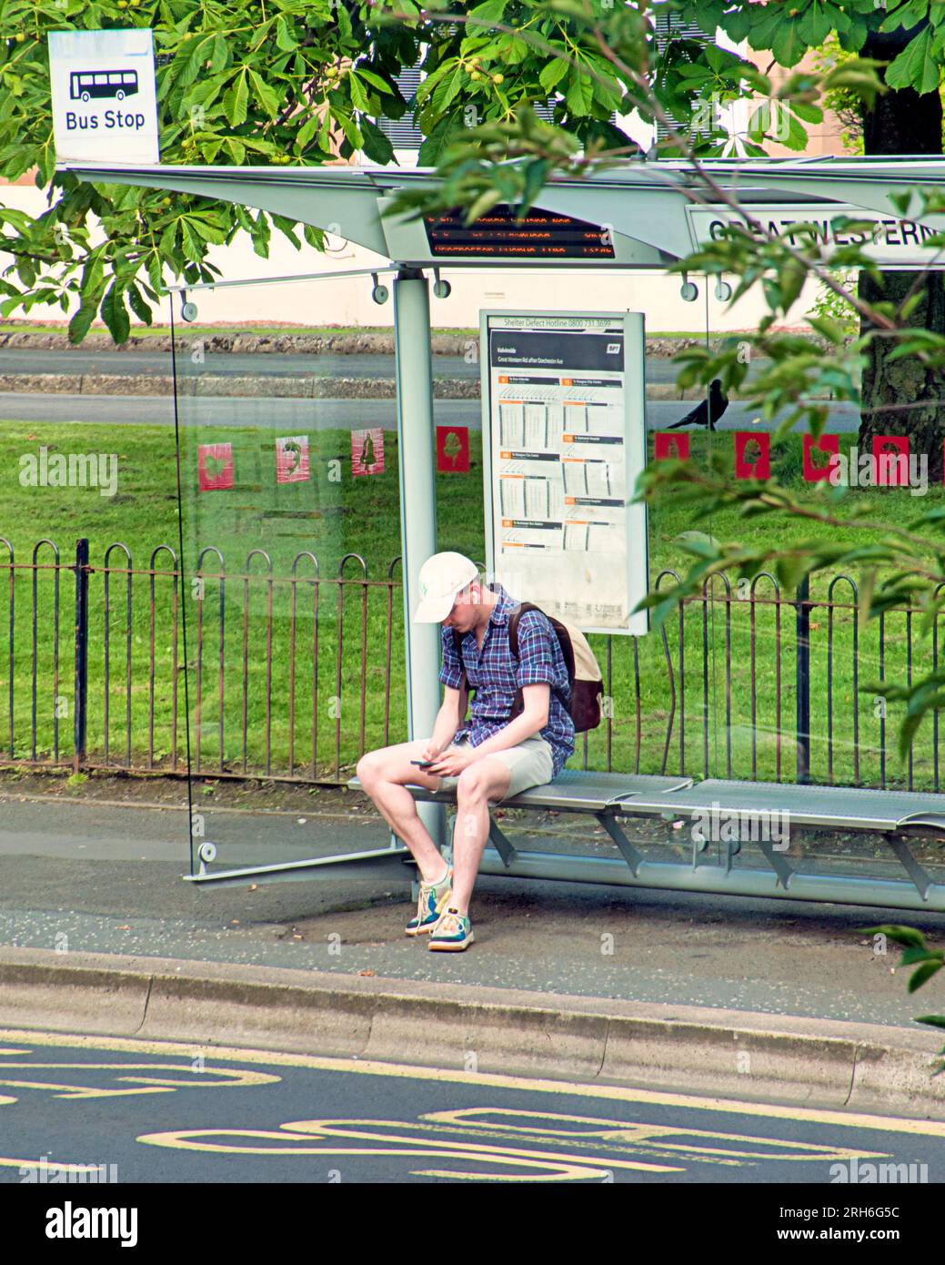 Glasgow, Scotland, UK. 14th  August, 2023. UK Weather: Sunny in the city saw people go about their business. Bus services back to normal after the cycling, still not turning up.  Credit Gerard Ferry/Alamy Live News Stock Photo