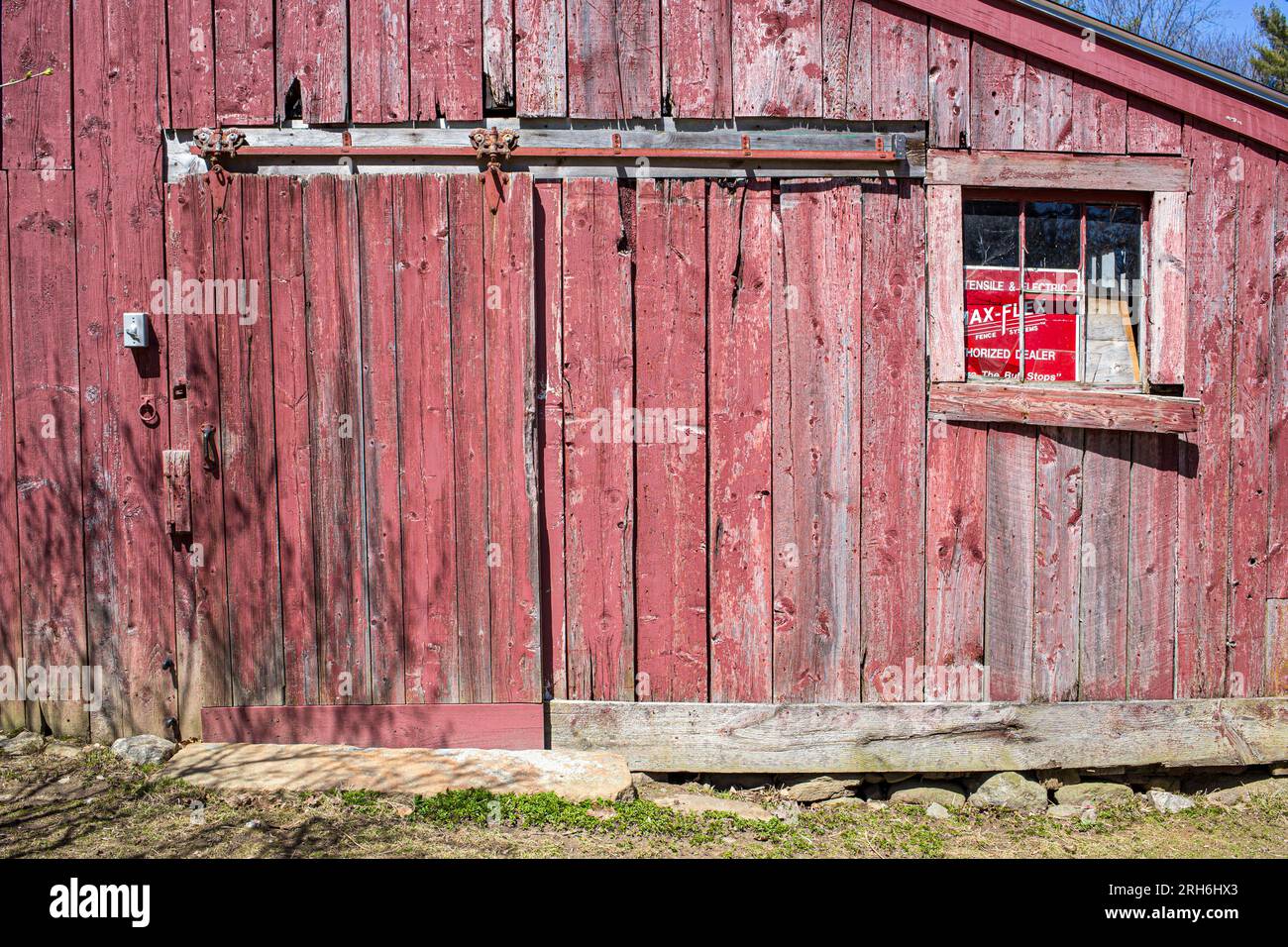 Farm barn doors hires stock photography and images Alamy