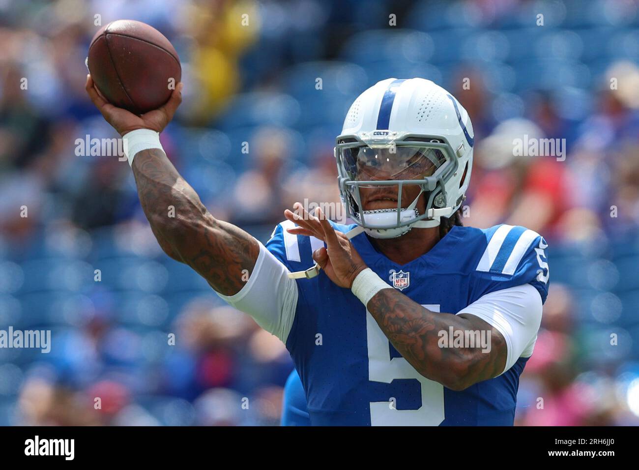 Indianapolis Colts quarterback Anthony Richardson (5) warms up before an  NFL pre-season football game against the Buffalo Bills, Saturday, Aug. 12,  2023, in Orchard Park, N.Y. (AP Photo/Gary McCullough Stock Photo - Alamy