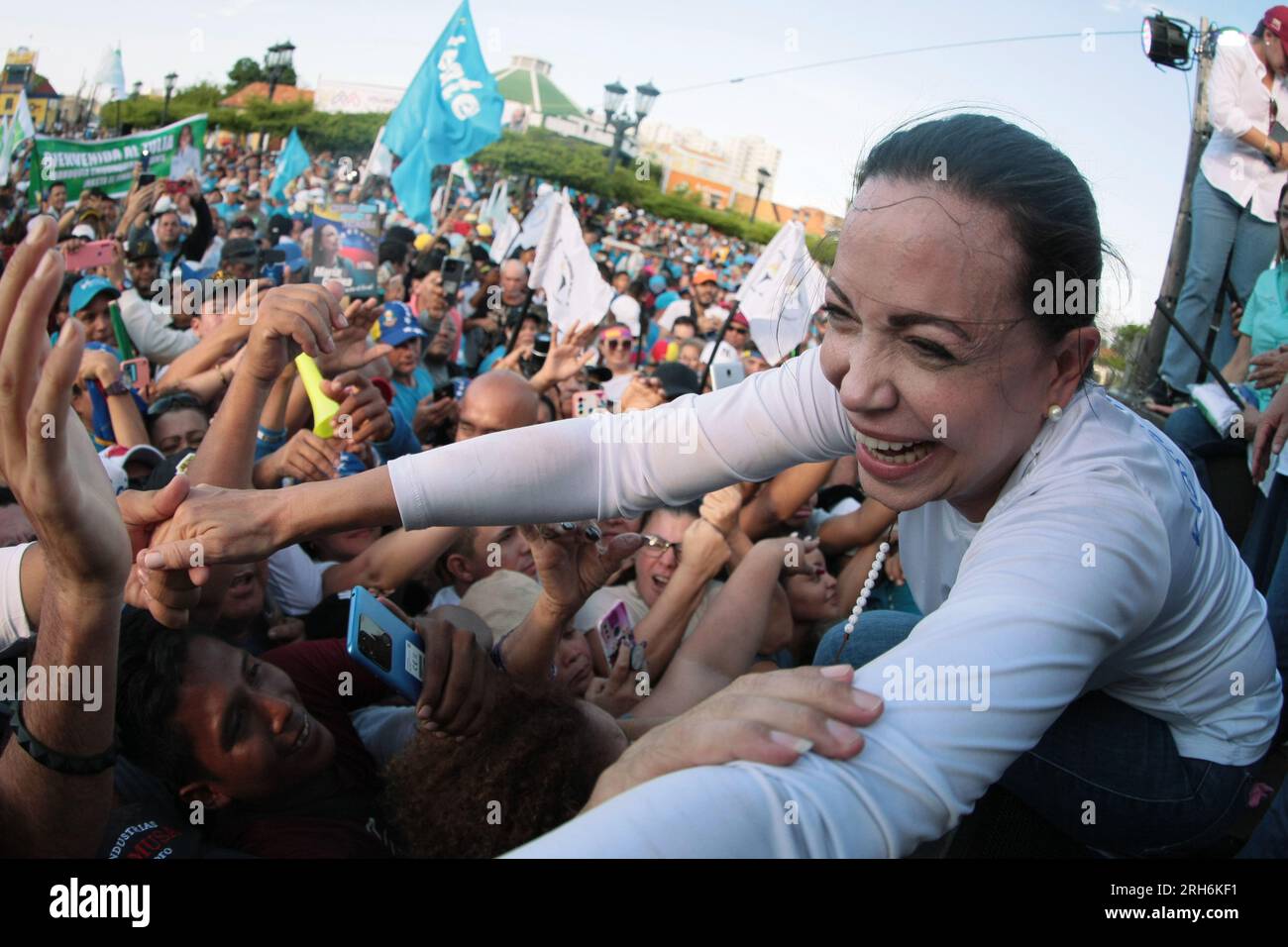 Maracaibo, Venezuela.11-08-2023.Maria Corina Machado greets her ...