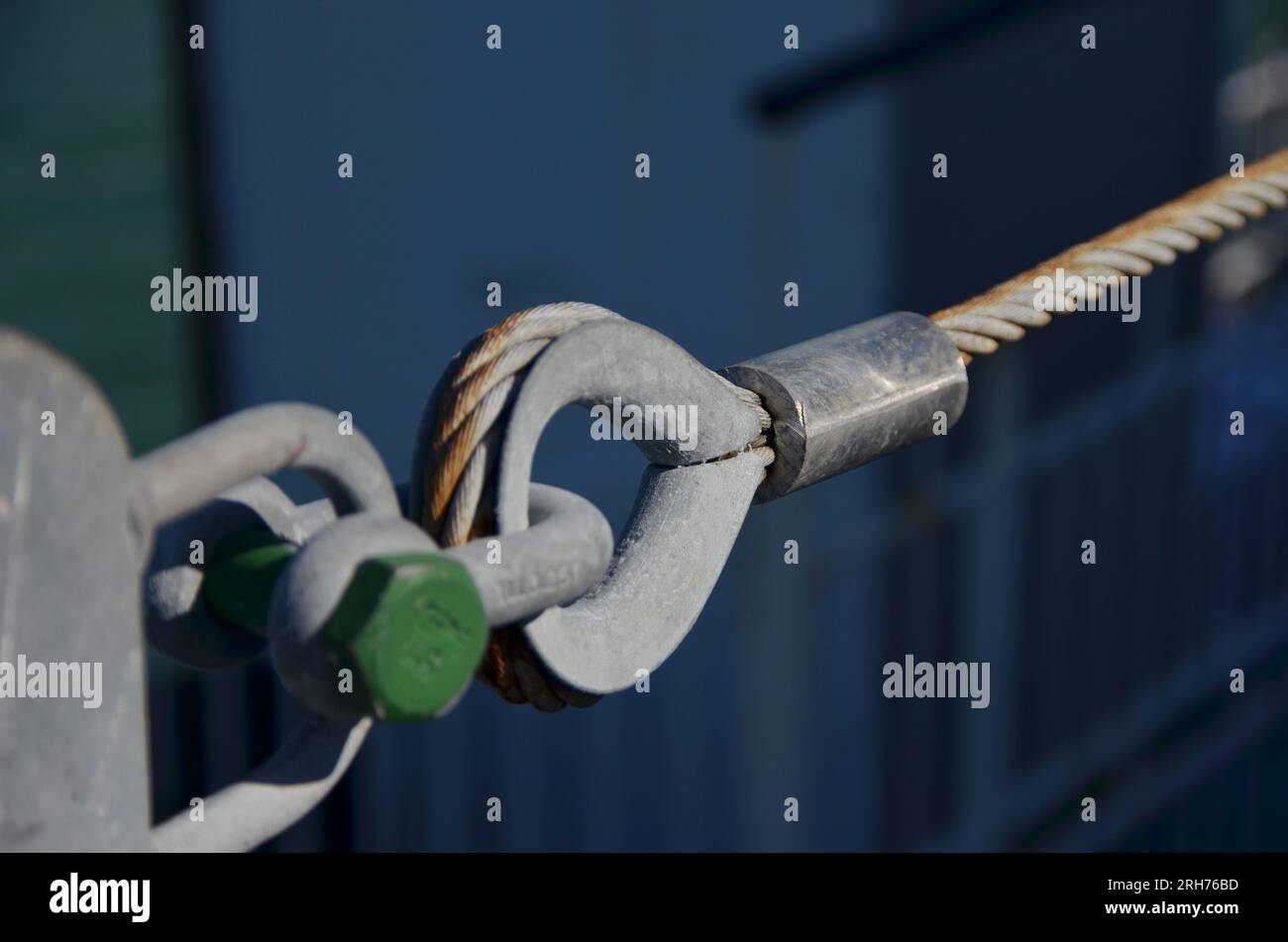Steel rope, eye and shackle guard rail on ferry Stock Photo Alamy