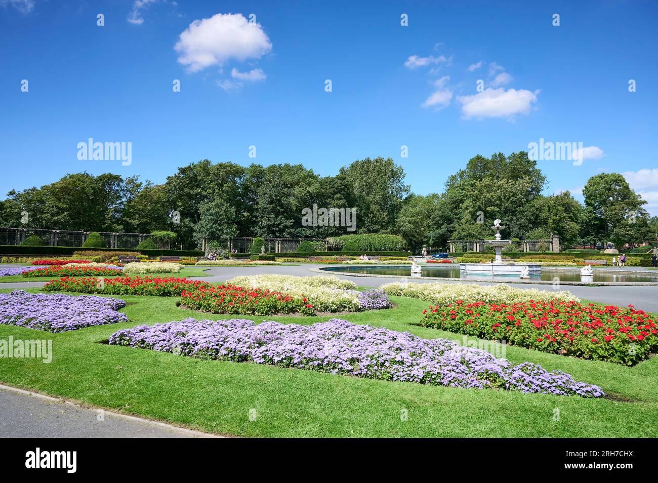 the-italian-gardens-in-stanley-park-blackpool-stock-photo-alamy