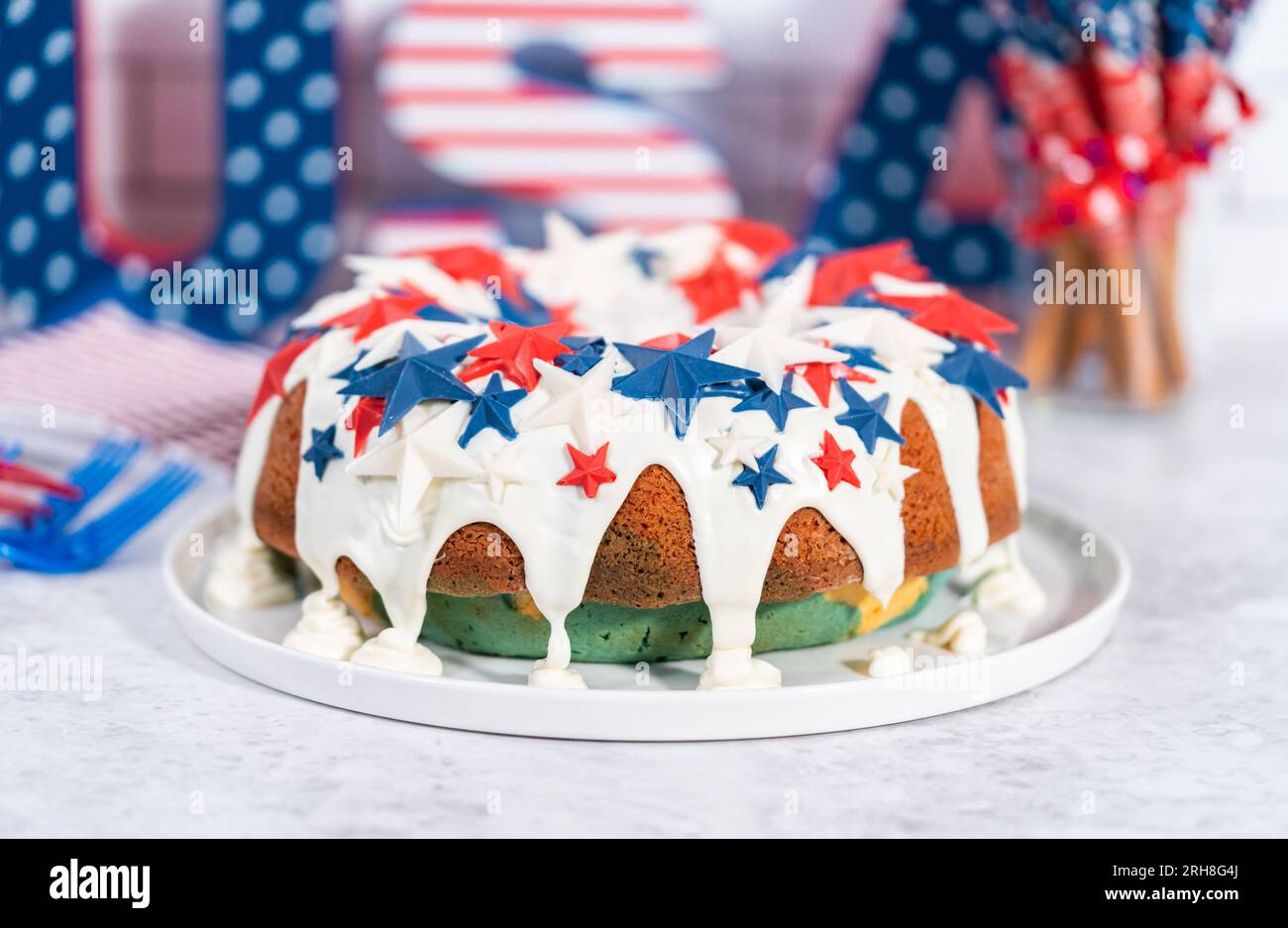 july 4th bundt cake decorating ideas