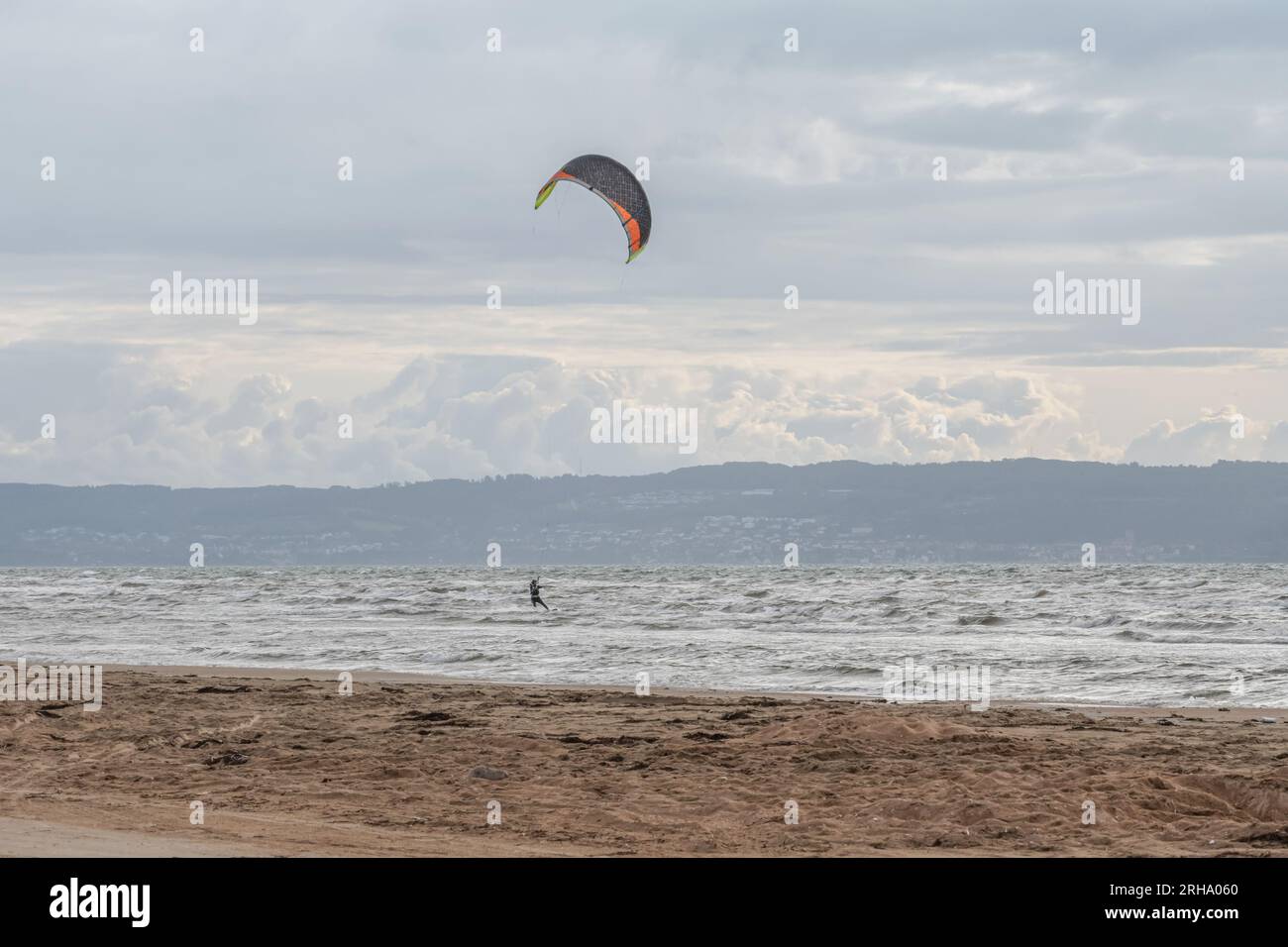 Summer kitesurf hi-res stock photography and images - Page 19 - Alamy