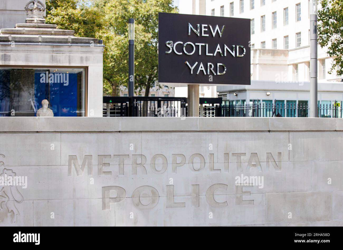 New Scotland Yard, Headquarters of the Metropolitan Police in Westminster, which has been part of the counter terrorism operation. Three Bulgarian nationals suspected of spying for Russia while living in the UK have been arrested and charged. The defendants were among five people detained in February following a long-running counter-terrorism investigation. Three of those were then charged with possession of false identity documents with improper intention, the Metropolitan police - which is responsible for espionage cases - said in a statement Stock Photo
